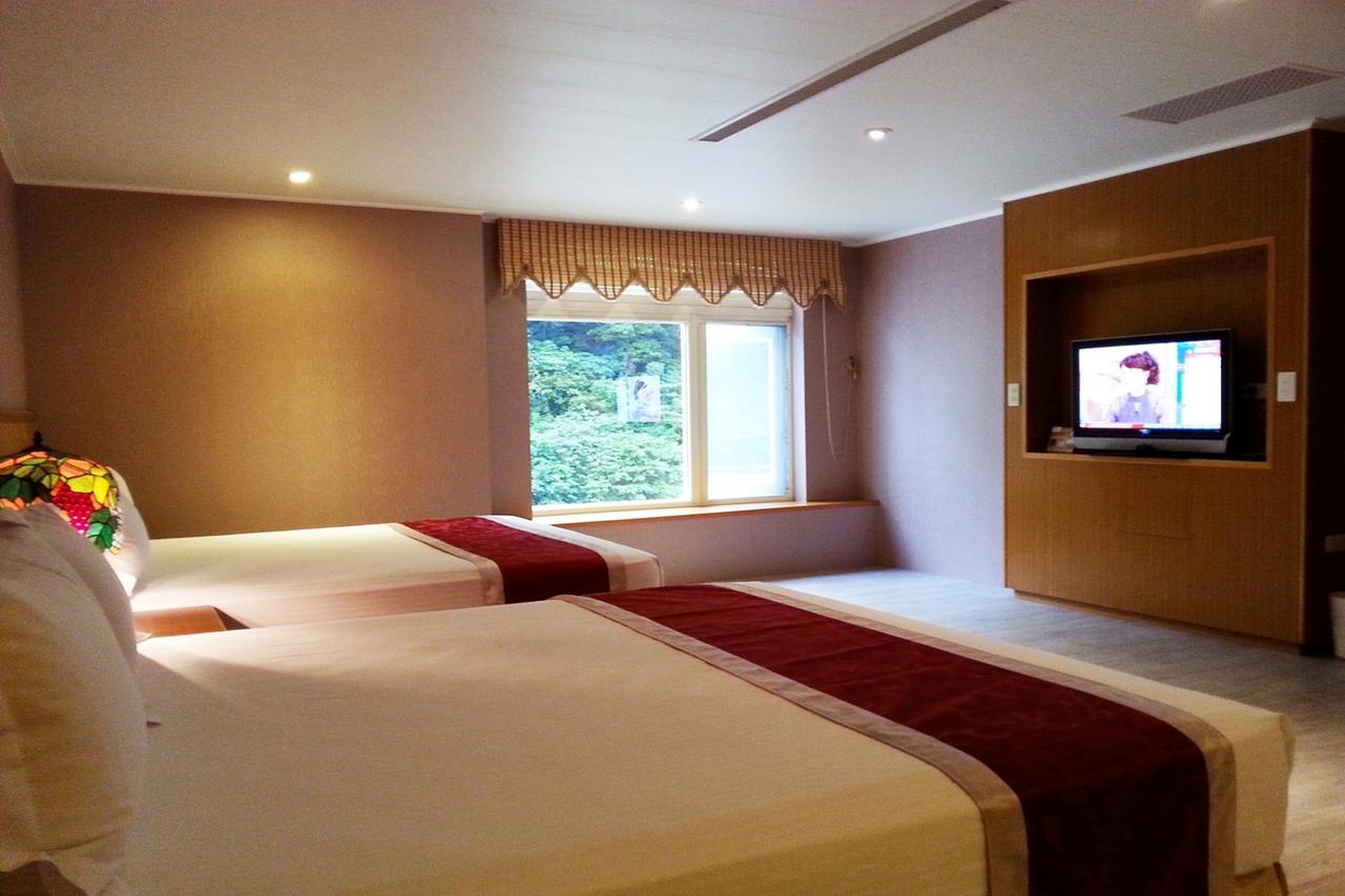 Yufuin Hot Spring Appartement Wulai Buitenkant foto